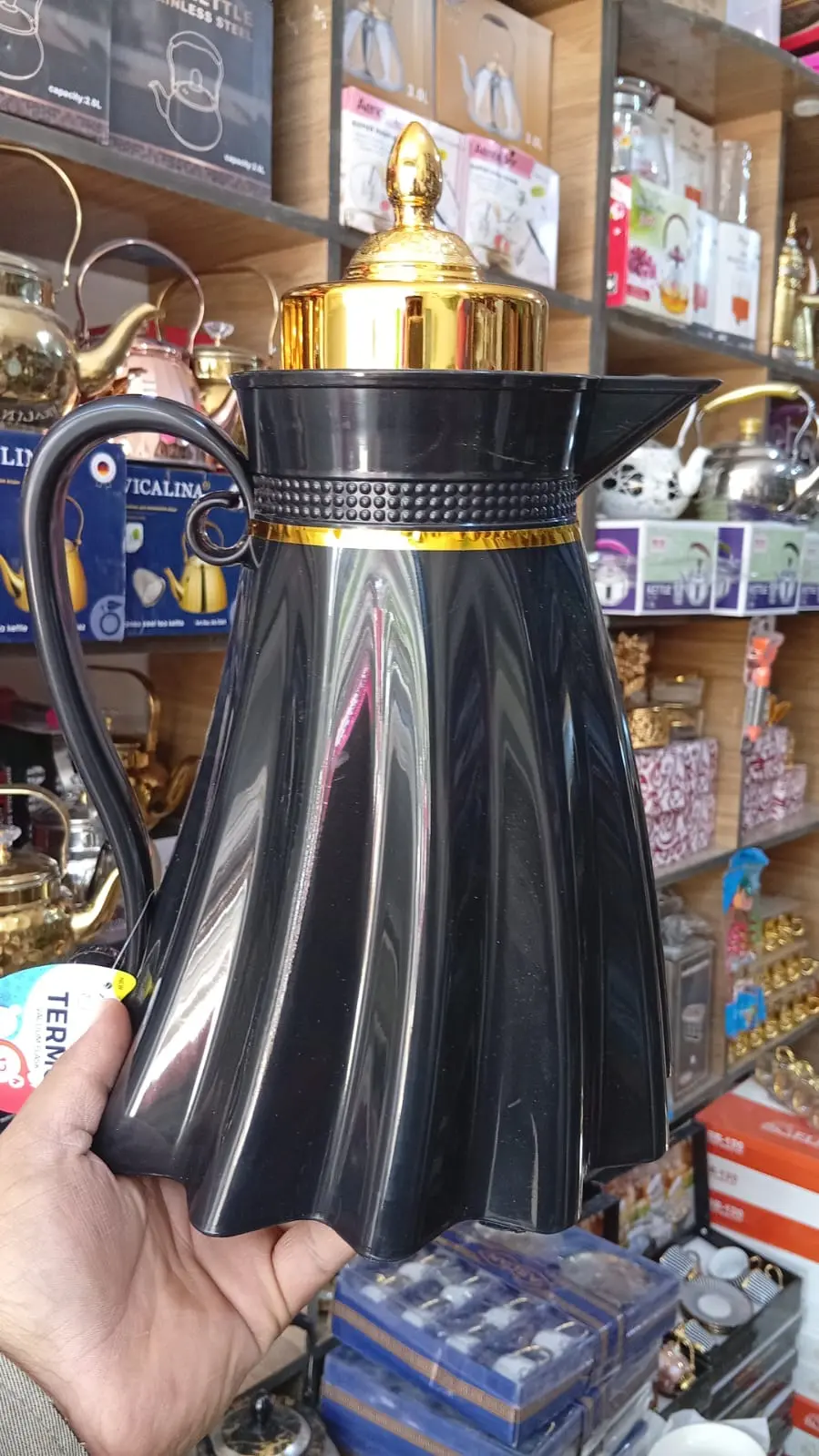إبريق شاي حافظ للحرارة أسود