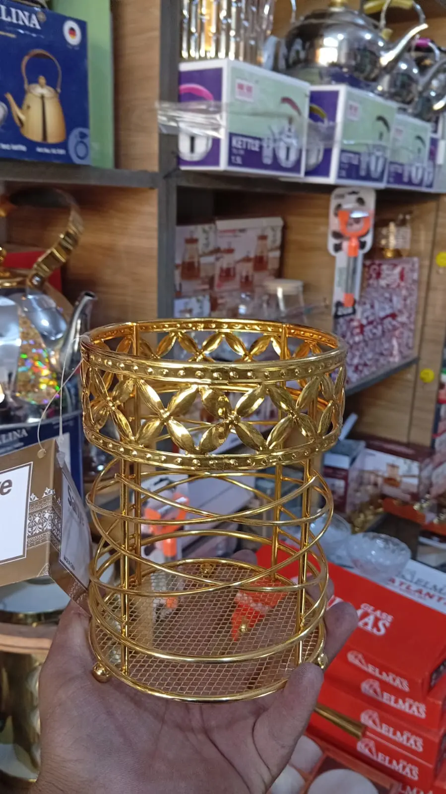 رف معالق أو مكياج 😍